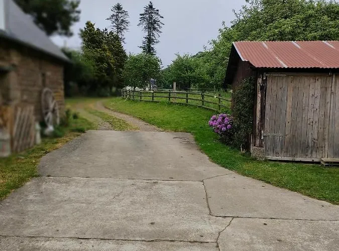 La Ville - Les Petits Champs * Buais-les-Monts