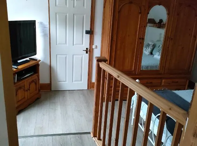 La Ville - Les Petits Champs Buais-les-Monts